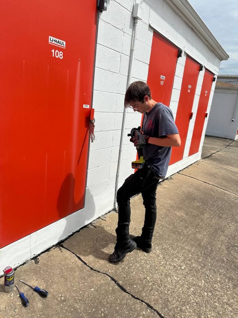 commericial locksmith little rock 768x1024