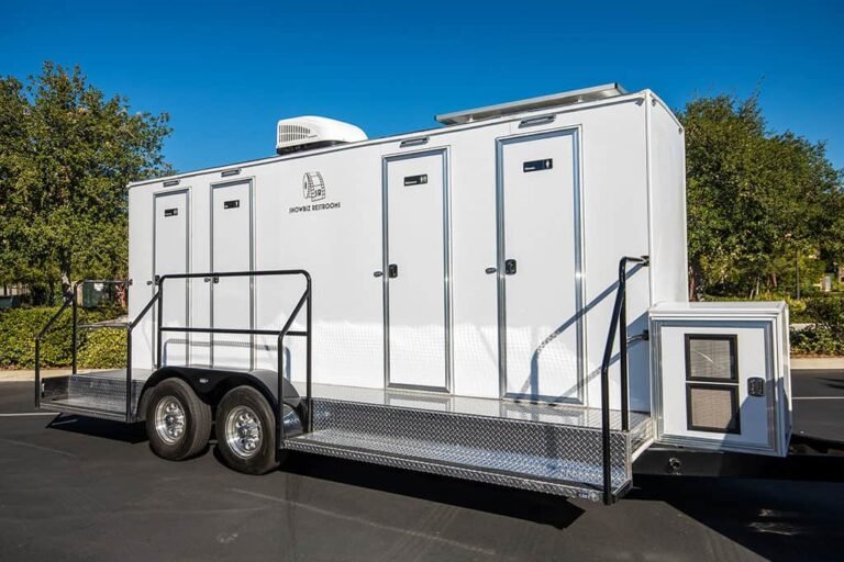 Showbiz Restrooms Trailer 4 stall 3image c 768x512